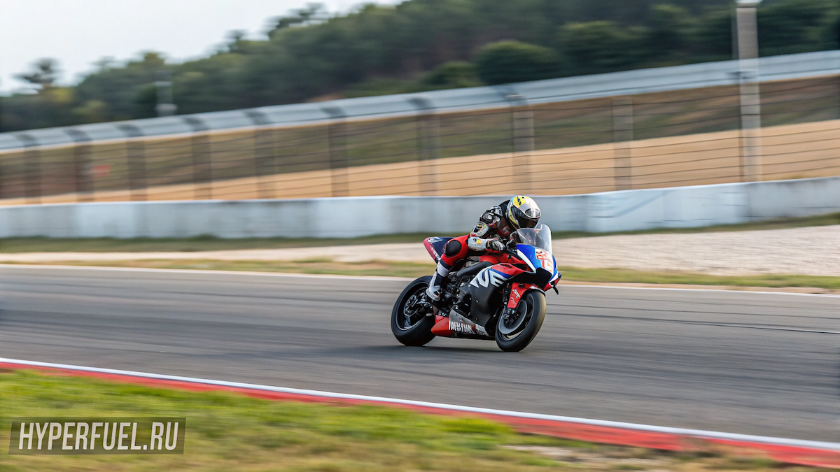 Fuel Moto 100 FIM Fuel for motor vehicles